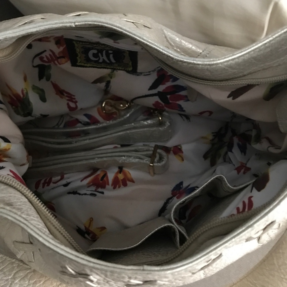 CHI purse